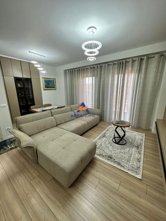 JEPET APARTAMENT 3+1+2 ME QERA " RRUGA E KAVAJES " 1950 EURO