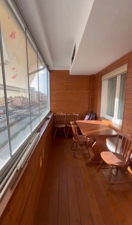 🏡 Apartment 3+1+2 for rent at the Paris Commune, near Kristal!