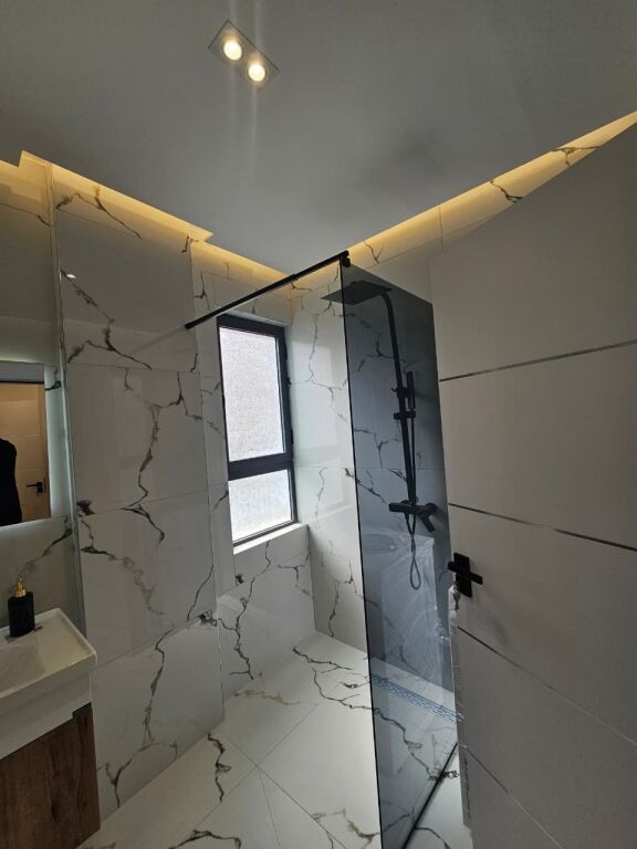 Shitet Apartament 2+1+2 – Pallati me Shigjeta