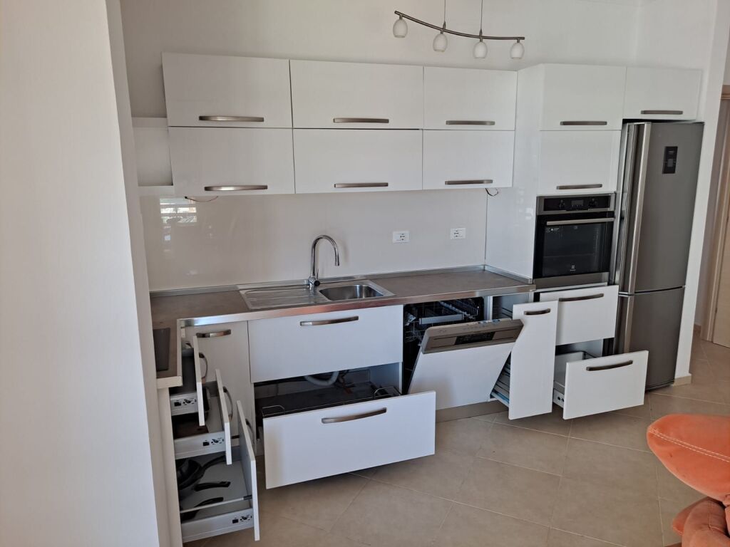 Affittasi appartamento 2+1 in Via Peti, Lago Secco