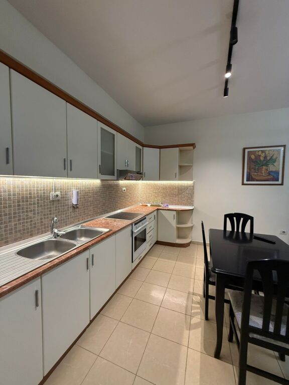 Appartamento 1+1 in Affitto – Centro, Via delle Barricate
