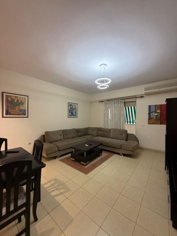 Appartamento 1+1 in Affitto – Centro, Via delle Barricate