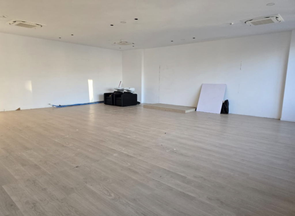 🏢 UFFICIO IN AFFITTO – COMPLESSO DELIJORGJI
