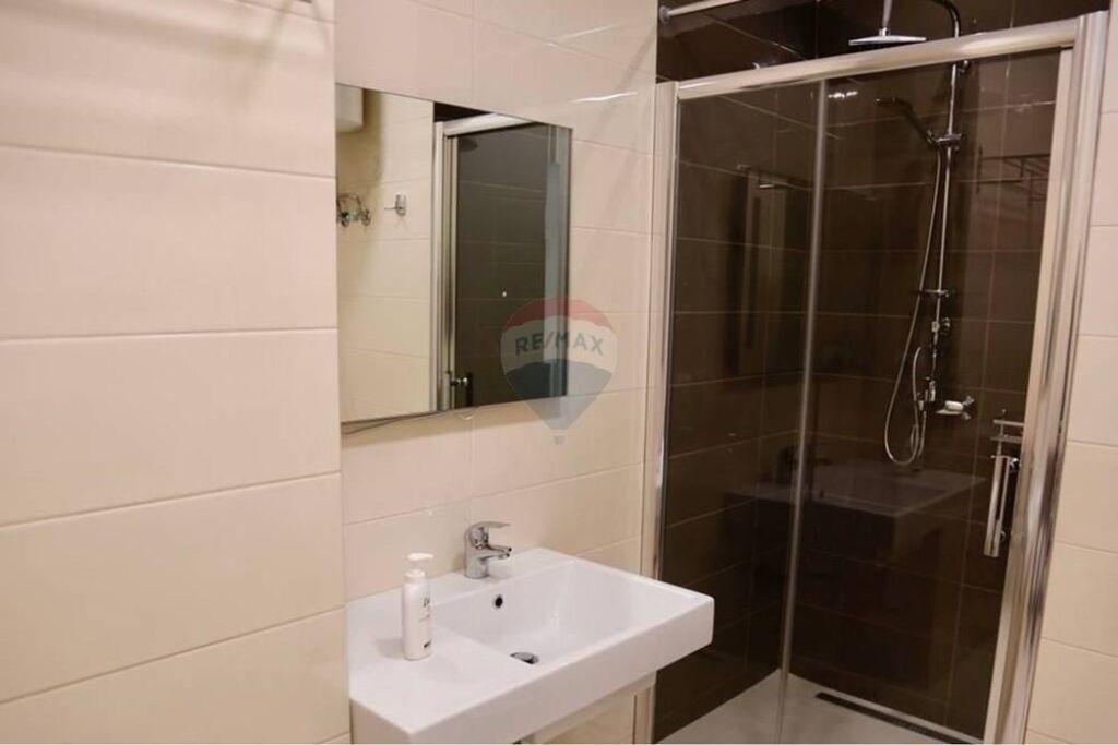 Ofrohet per Shitje Apartament 2+1 Ambasador 3