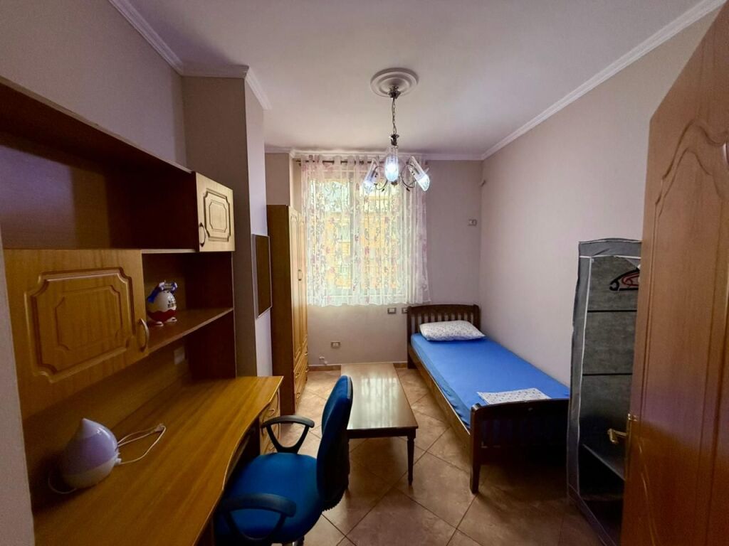 📣 RENT Apartment 2+1+2 With Balcony 📍 "Kavajes" Street, Opposite the Mosque ✨💶 Price 70,000 Leke/Month
