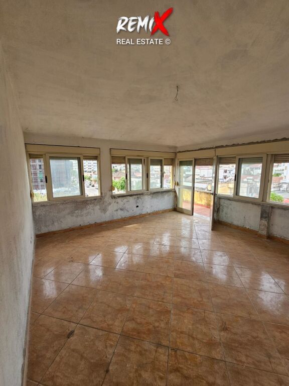 🏢 IMMOBILE MULTIFUNZIONALE IN VENDITA – FRONTE STRADA PRINCIPALE, ALEKSANDËR GOGA, DURRËS