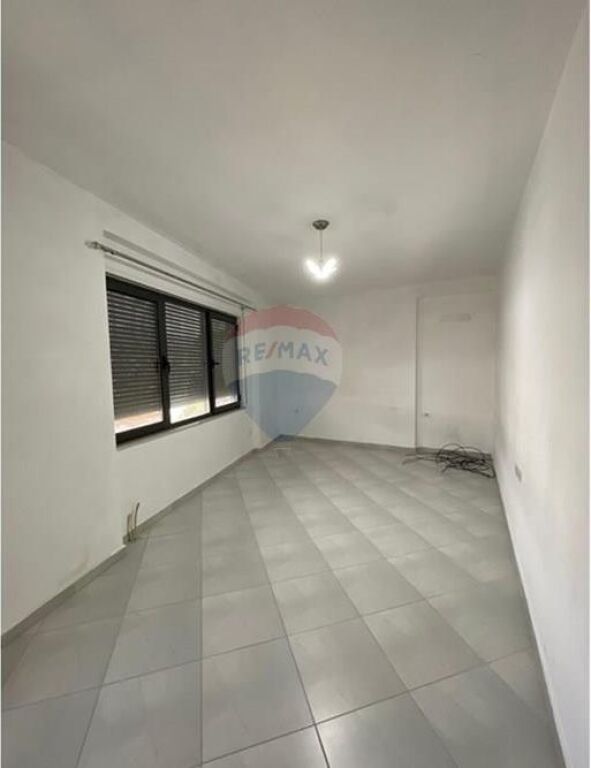 Apartment 2+1+2 for sale on Elbasani Street