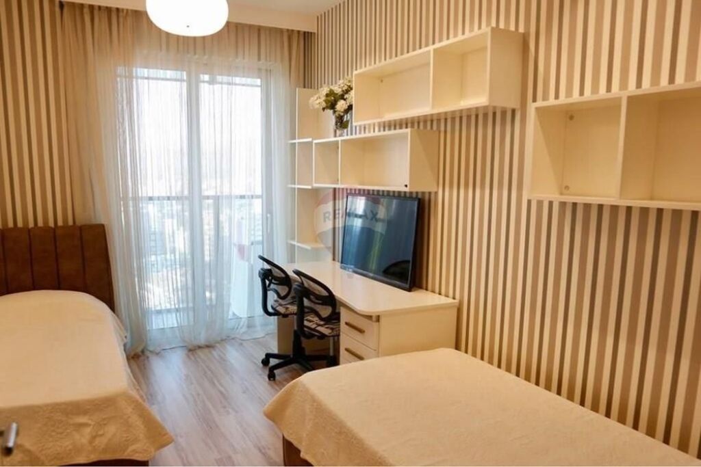 Ofrohet per Shitje Apartament 2+1 Ambasador 3