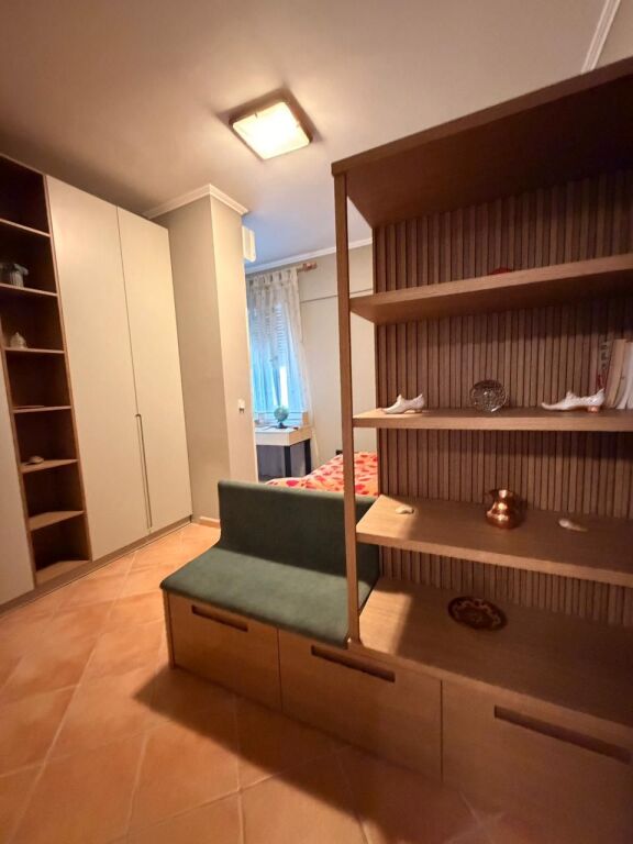 VENDESI 2 APPARTAMENTI + SUPER VERANDA CON VISTA MARE + GARAGE CHIUSO