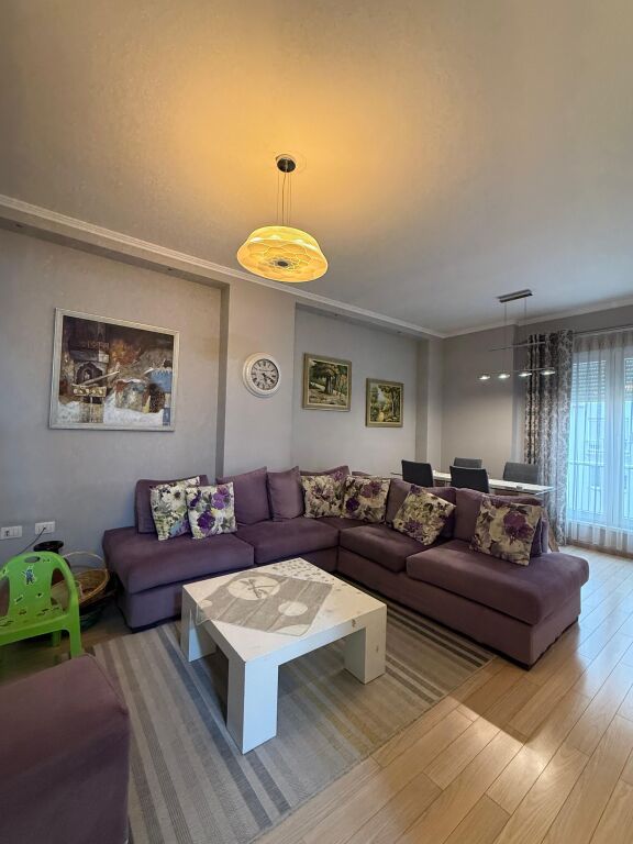 Apartament 2+1 për qira Kompleksi Kontakt 21 dhjetori !