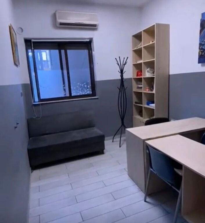Spazio ufficio in affitto vicino a LSI a Bllok