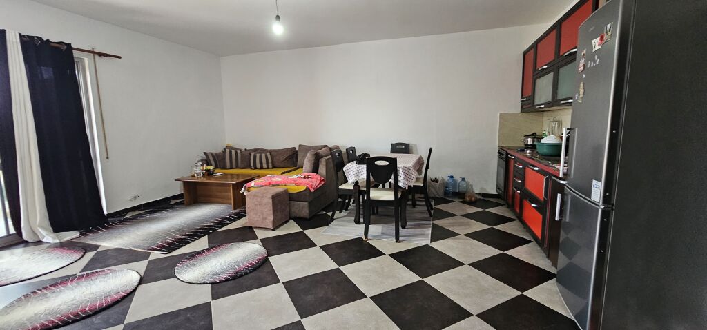 VENDESI APPARTAMENTO 2+1+2+ Verand