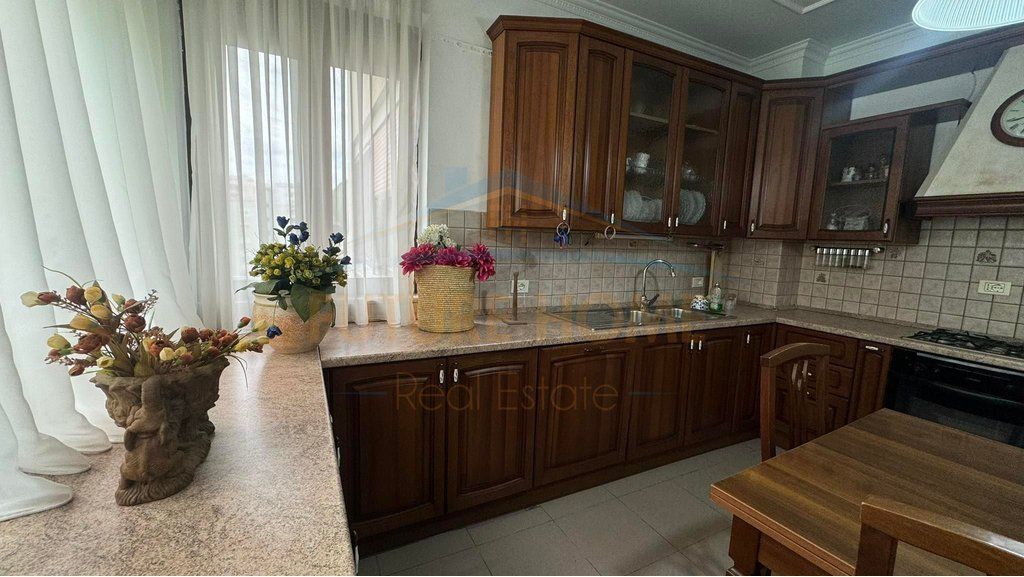 Rent, Apartment 2+1+2, Blloku, Tirana
