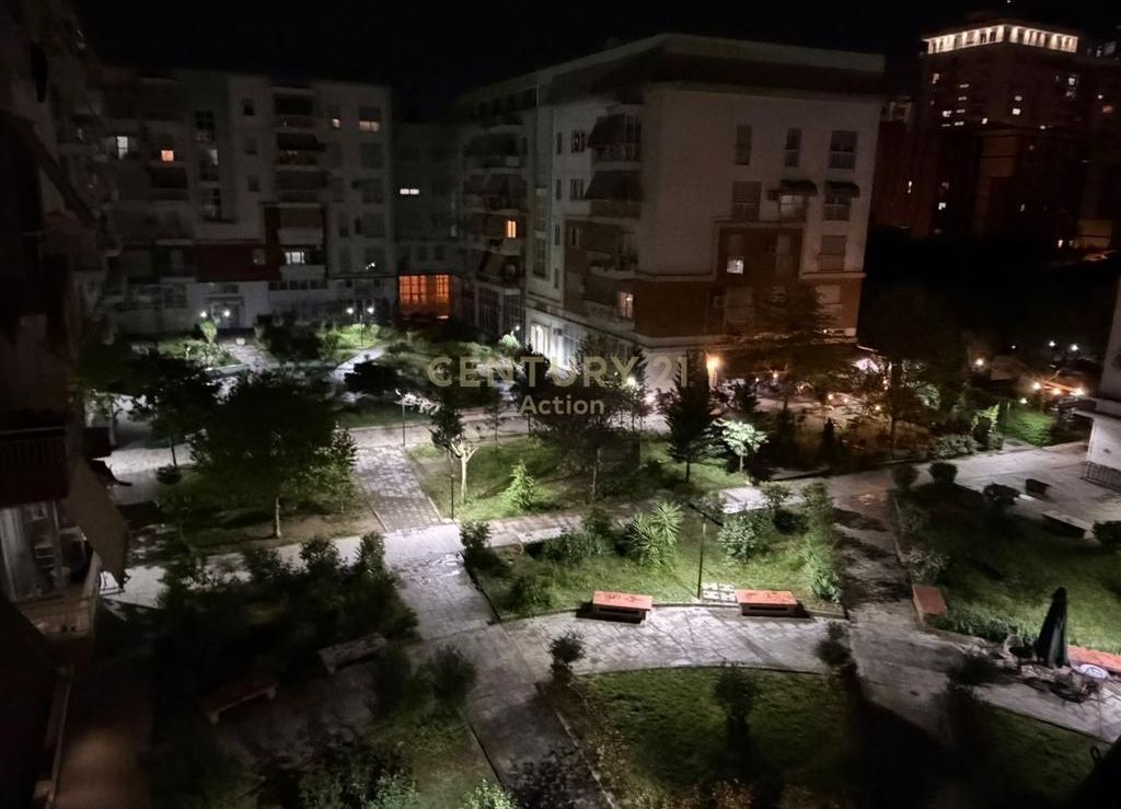 In vendita 1+1 a Gener 2 in via “Jordan Misja”.