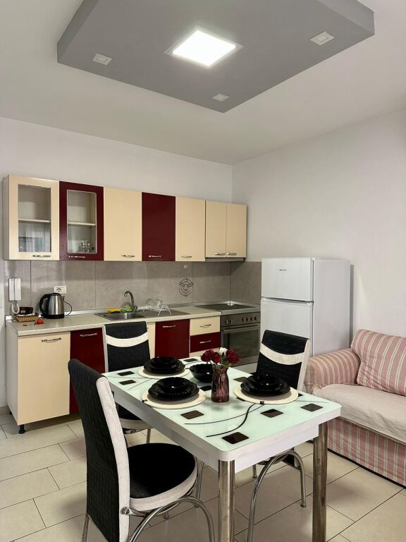 affittasi appartamento 1+1 vicino all'Hotel Palace, Durazzo