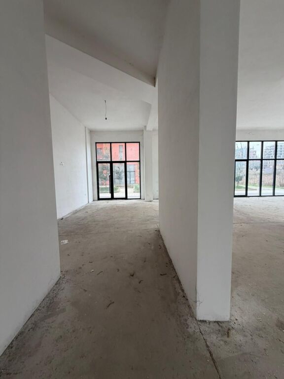 COMMERCIAL SPACE 300M2 FOR RENT NEAR ASTIR
