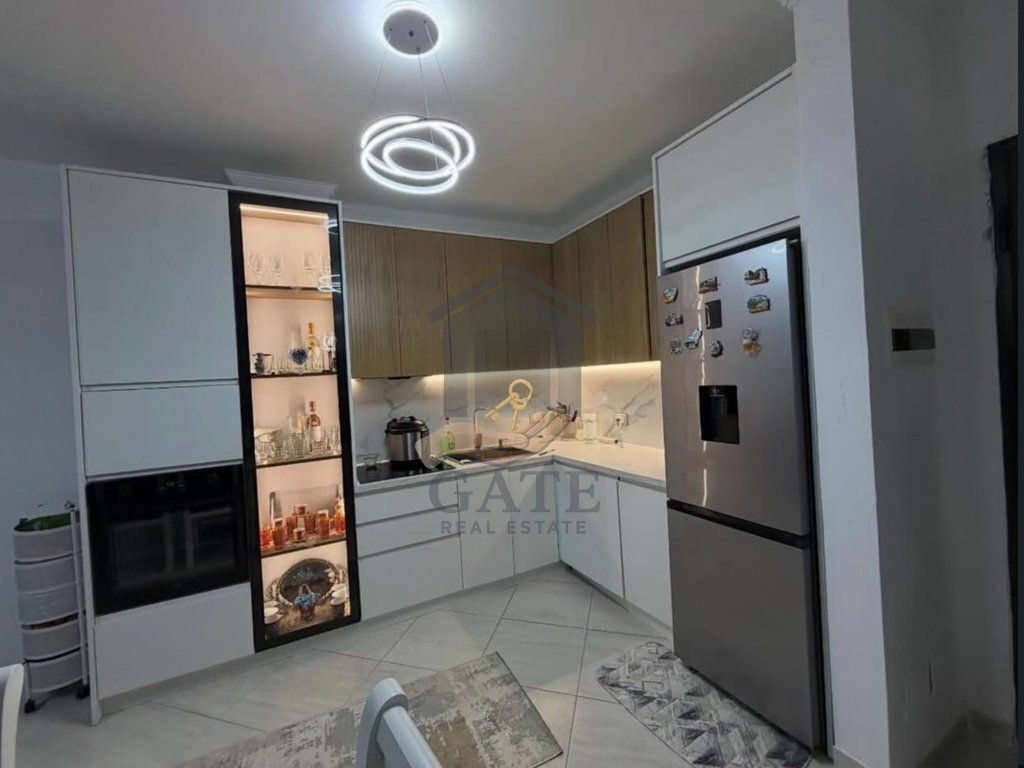 Appartamento 3+1+2t+2b in vendita, Shkozet Durrës