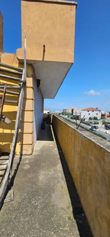 VENDESI 3 PIANI +CANTINA IN VENDITA SHKOZET STRADA PRINCIPALE