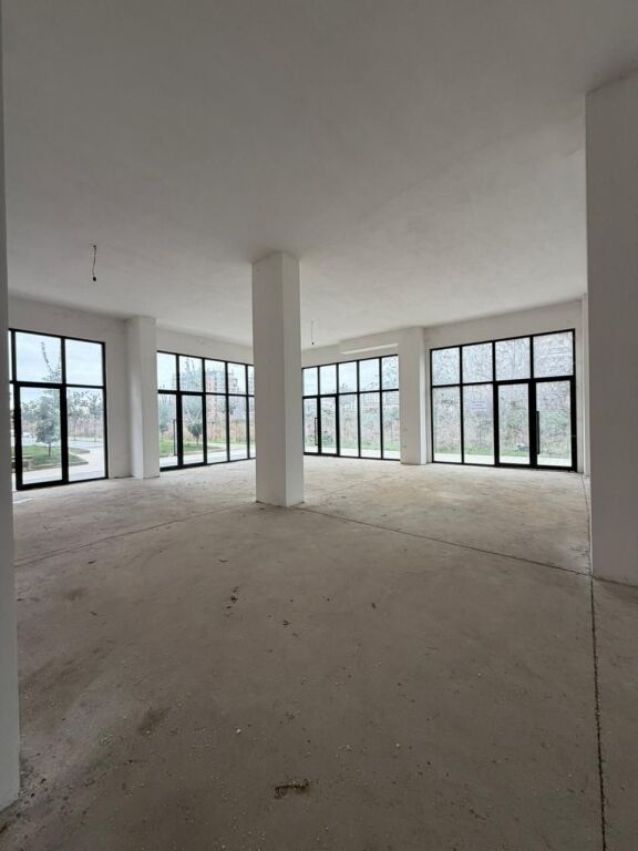 COMMERCIAL SPACE 300M2 FOR RENT NEAR ASTIR