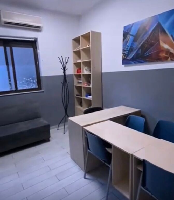 Spazio ufficio in affitto vicino a LSI a Bllok