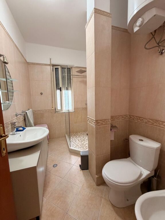 VENDESI 2 APPARTAMENTI + SUPER VERANDA CON VISTA MARE + GARAGE CHIUSO