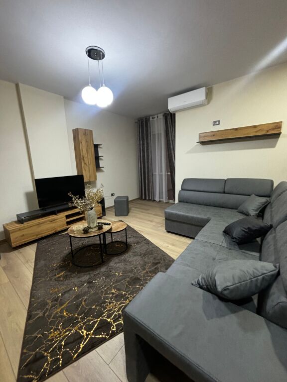 CASA IN AFFITTO – VIA KAVAJËS (DI FRONTE A DELIJORGJI)