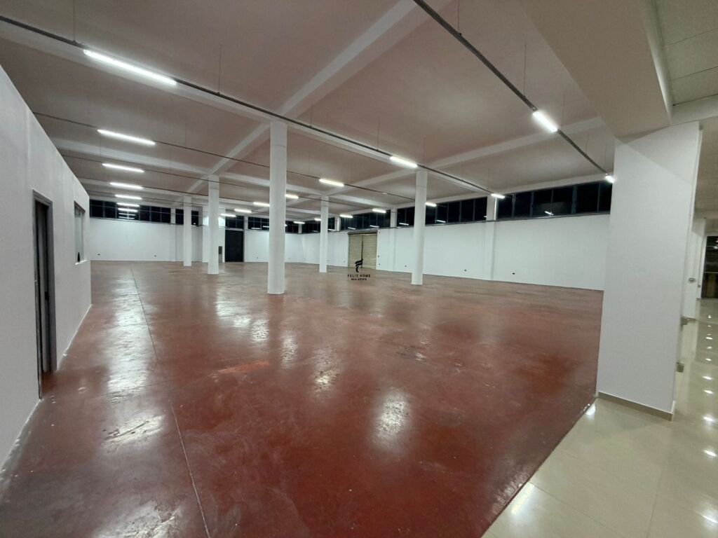 KAPANON ME QERA 1600 M2 RINAS 6500 EURO FH-69701