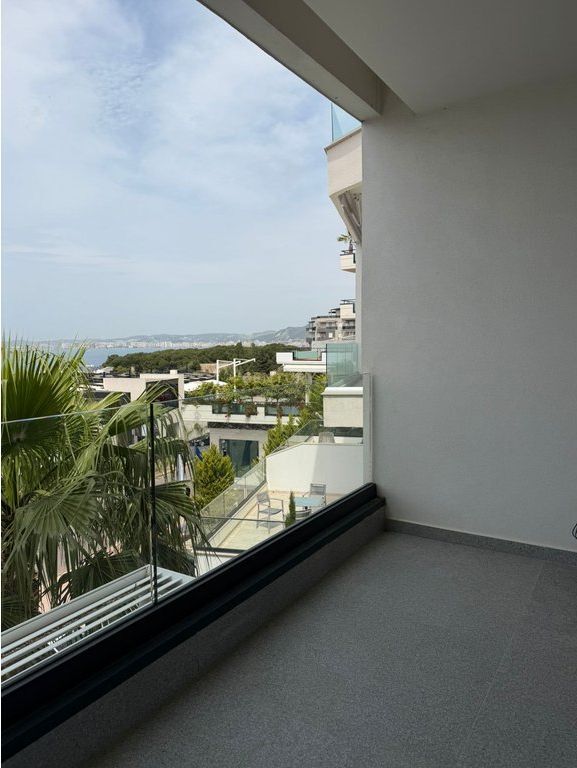 Appartamento 2+1+2 nella Residenza Elitaria di Ujë të Ftohtë, con Vista Spettacolare sul Mare e sulla Città, Vlorë