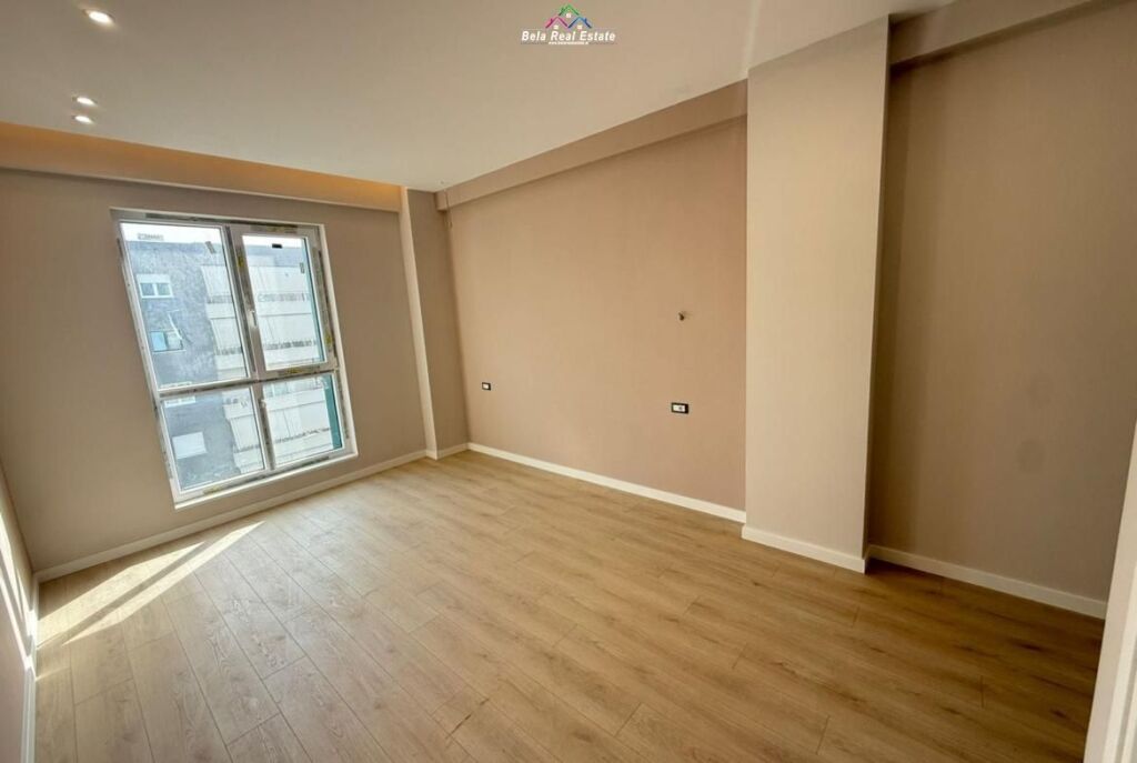 Zyre Me Qera 2+1 Tek Komuna e Parisit ( ID BZ2919) Tirane