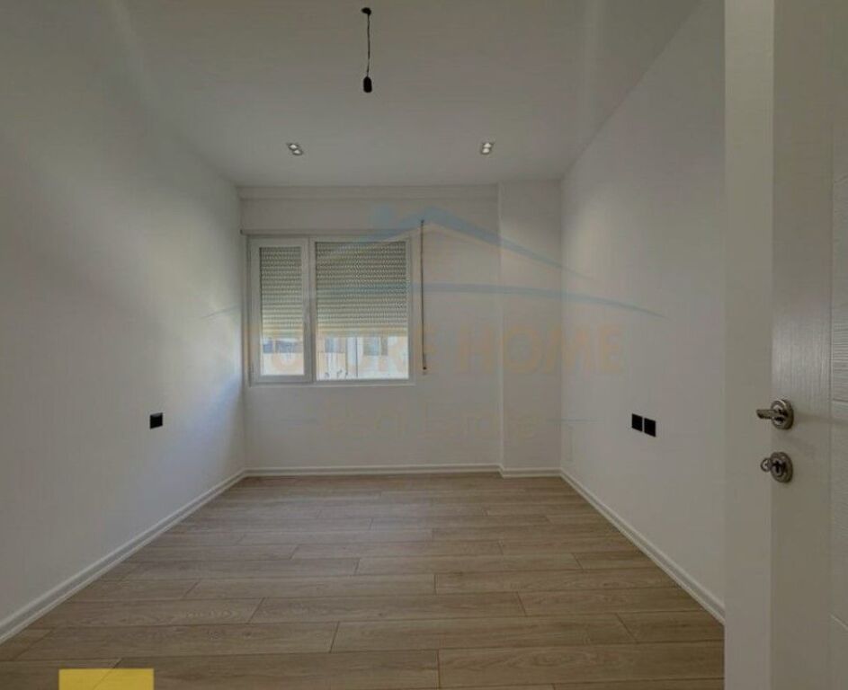 For sale, 2+1 Apartment, Fresku, Tirana.