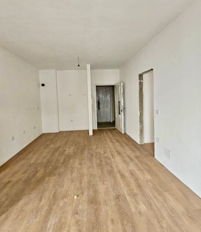 In vendita 2+1+2 a Tirana Entry 2 , 125000€