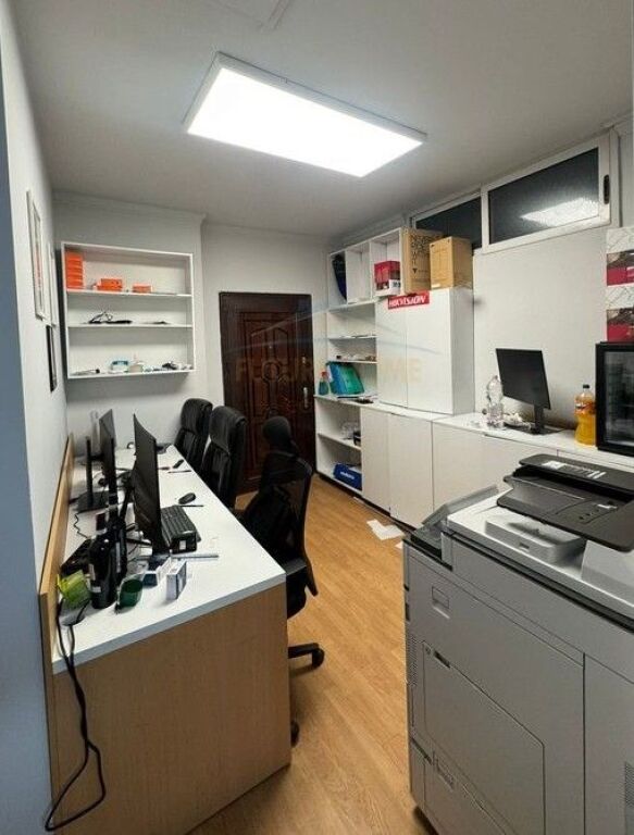 Rent, Business Premises, Commune of Paris, Tirana.