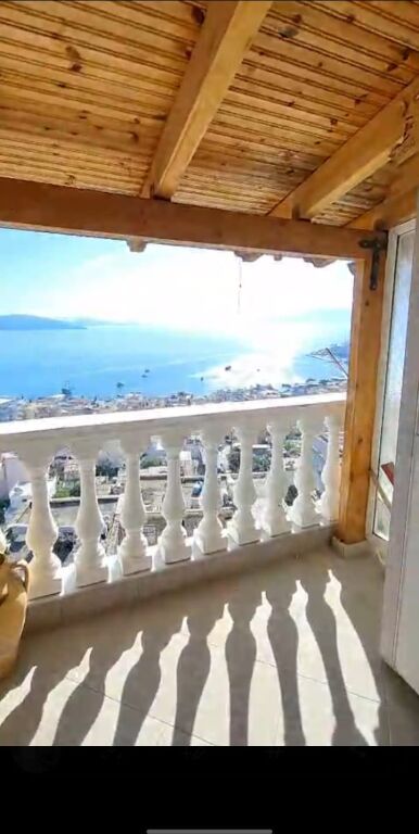 SHITET APARTAMENT 2+1+VERAND ME PAMJE NGA DETI NE SARANDE
