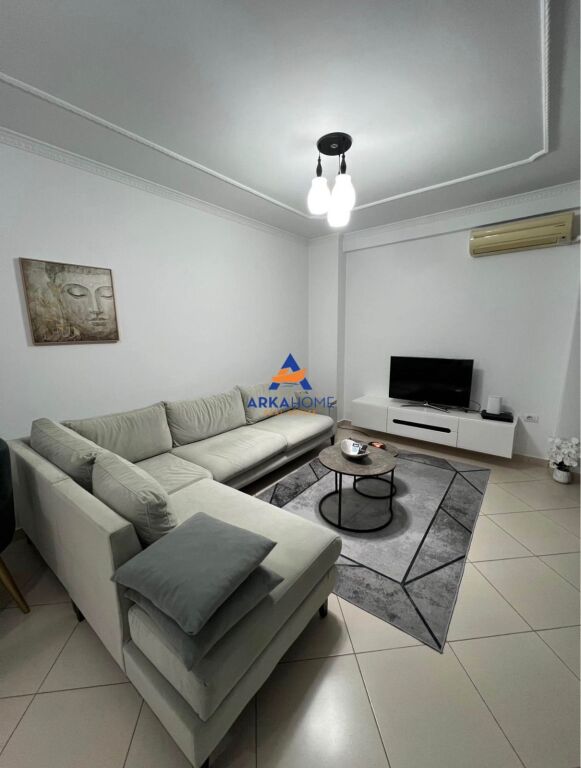 AFFITTASI APPARTAMENTO 2+1+BALCONE " A KODRA E DIELLIT " 55000 LEKË