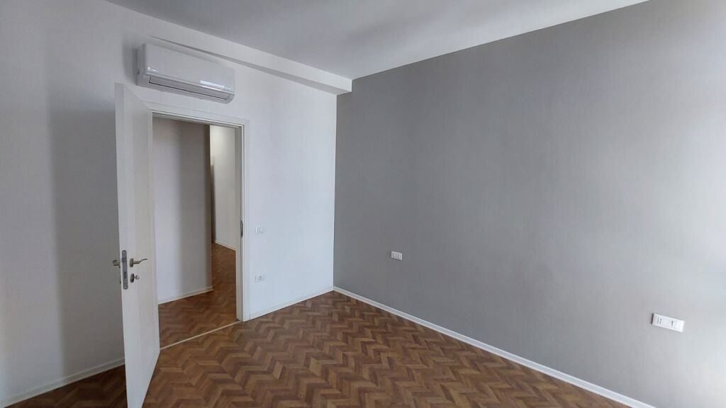 Ufficio in affitto 90 m2 a Kika 2