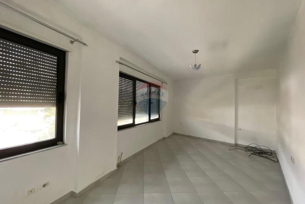 Apartment 2+1+2 for sale on Elbasani Street
