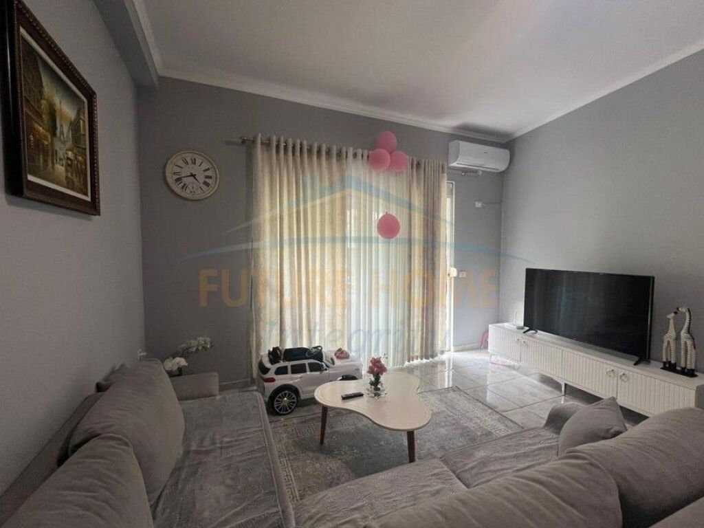 For sale, 2+1 Apartment, Fresku, Tirana.