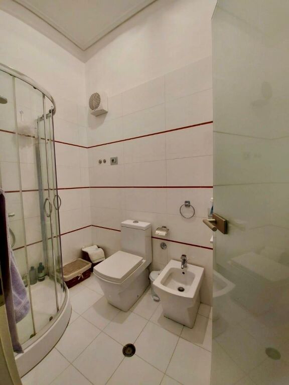 📣 QERA Apartament 3+1 Me 2 Tualete Dhe 2 Poste Parkimi 📍 Fresk, Rruga e Teleferikut ✨