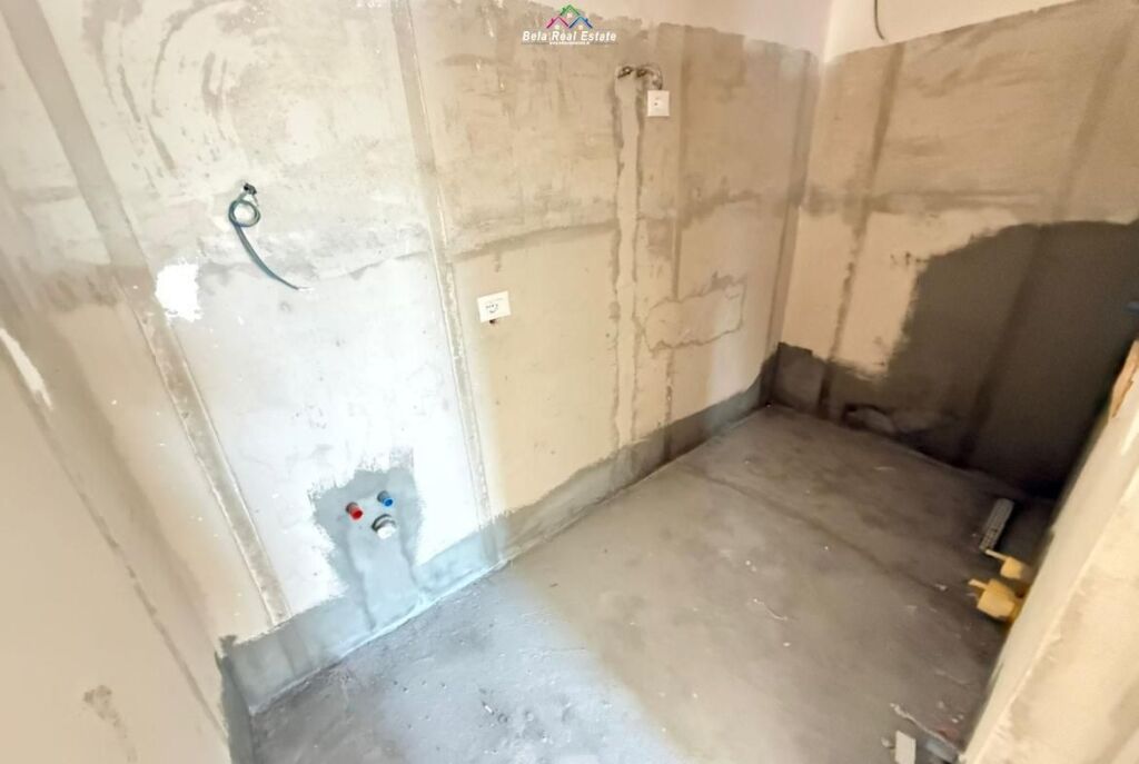 Appartamento in Vendita 2+1+2 a Xhamllik (ID B120838) Tirana
