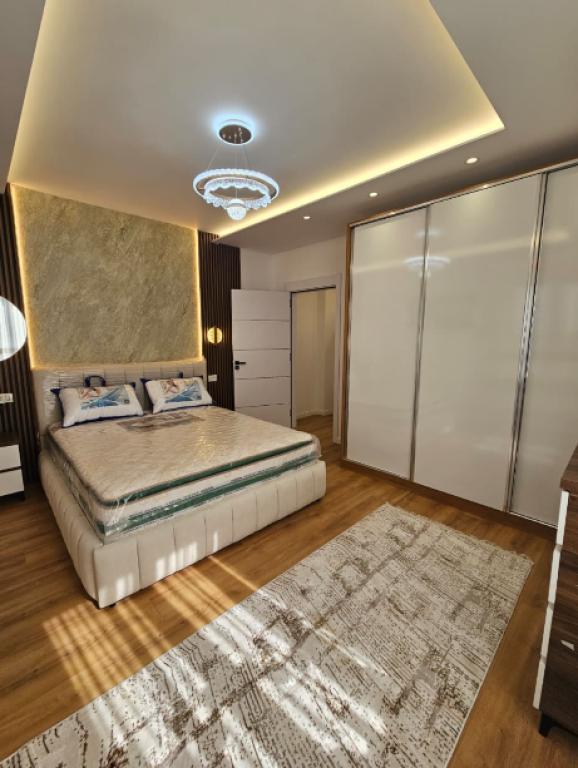 Appartamento 2+1+2 in Vendita – Palazzo con Frecce