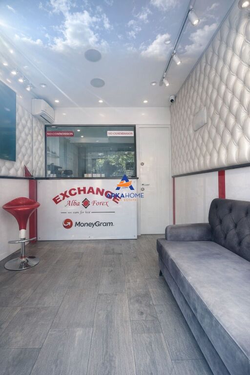 ATTIVITÀ EXCHANGE IN VENDITA " PIAZZA WILSON " 25000EURO