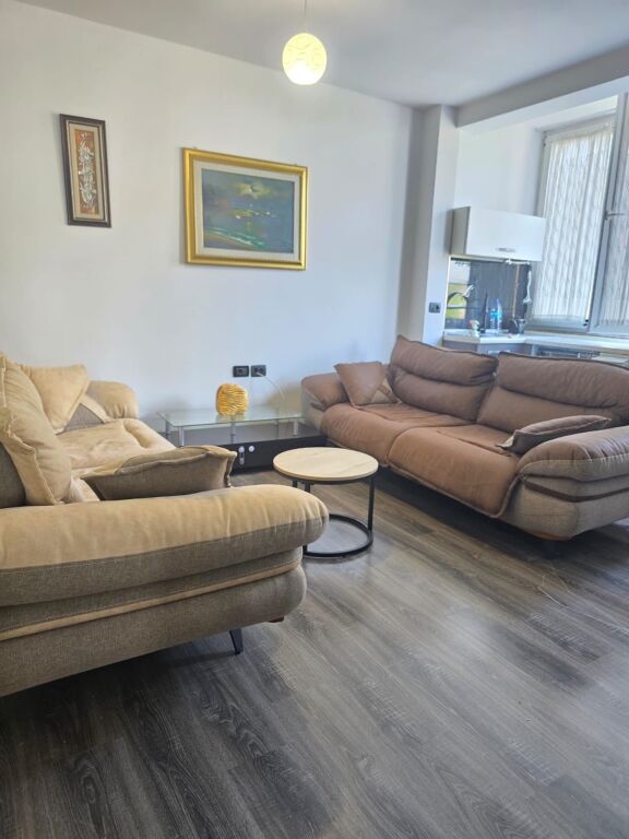 Apartament ne shitje 2+1 te ish Fusha aviacionit