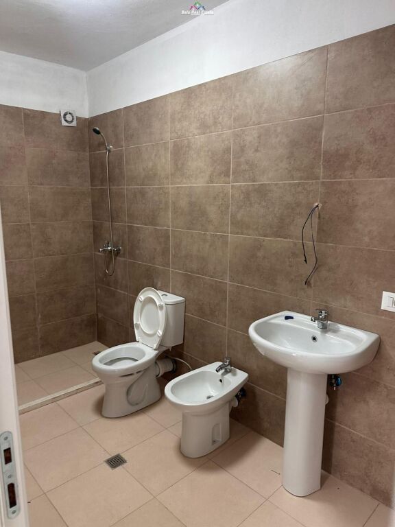 Appartamento in Affitto 2+1 Vicino a 5 Maj (ID B2201854) Tirana