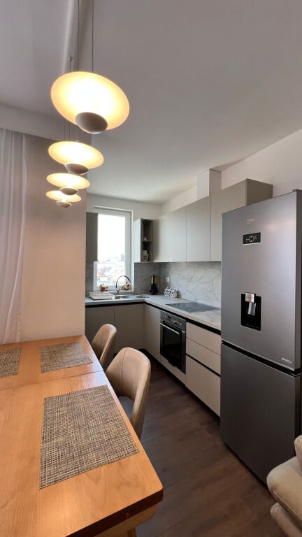 Apartament 2+1 me qera tek Mine Peza
