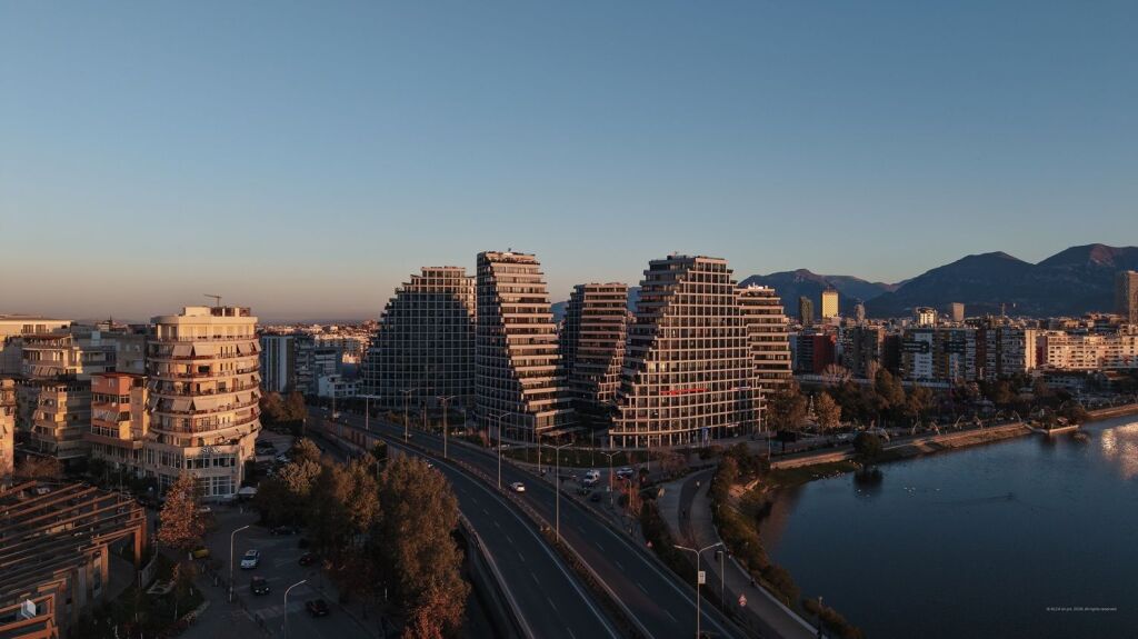 SHESIM 2 POSTE PARKIMI NE KATIN -2 TEK LAKE VIEW RESIDENCE !