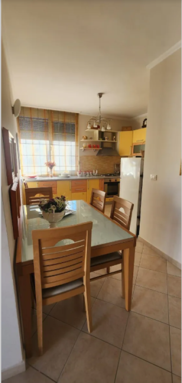 Vendesi in vendita 2 appartamenti adiacenti con Nj-Tj Iliria Plazh Durres