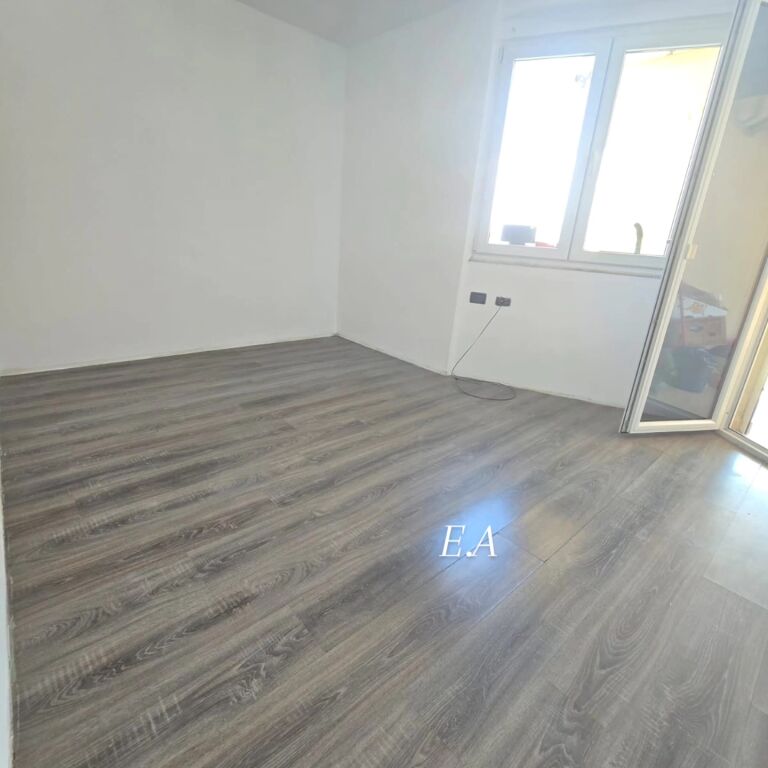 In vendita 2+1, ex campo di aviazione