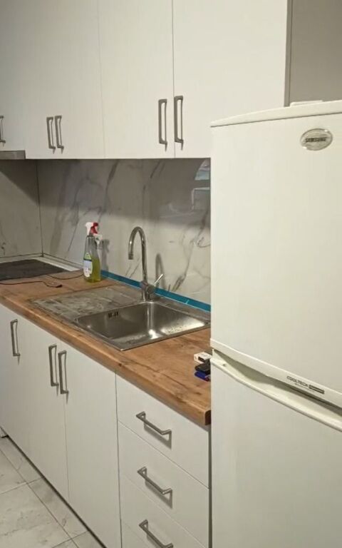 Jepet Apartament 2+1+2 ballkone me qira – përballë Ringut !