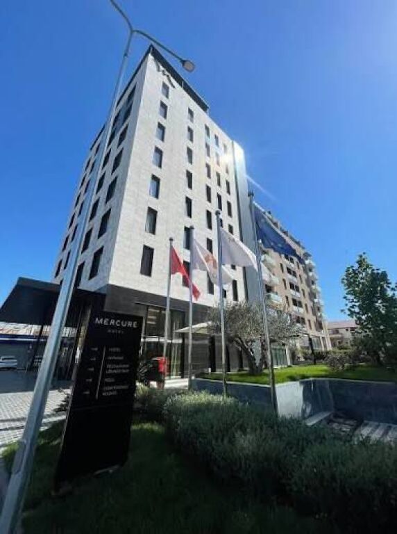 For sale, Apartment 3+1+2 + Parking Spot, Tirana Entry I