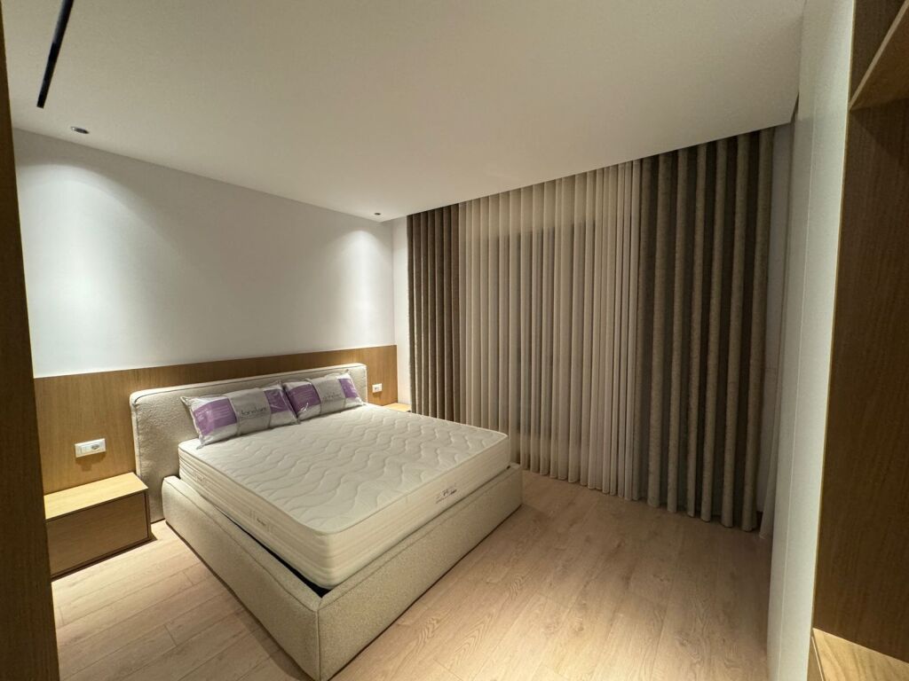 Apartament luksoz 1+1 me qira – Kryqëzimi i Komunës së Parisit !